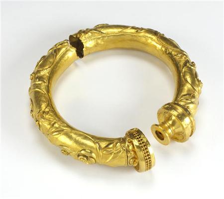 the-rise-of-arts-and-crafts-jewellery-in-boston