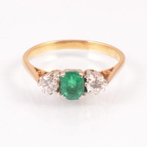 SRMA900-118b A An Emerald and Diamond Ring in 18 ct Gold