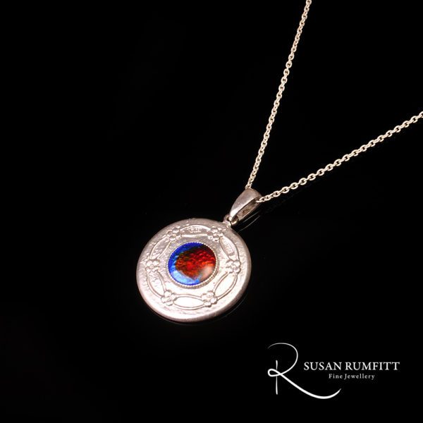 circle pendant