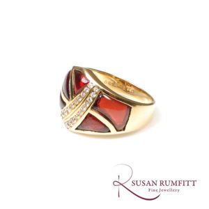 Stylish Contemporary Garnet & Diamond Ring - 18 Carat Gold