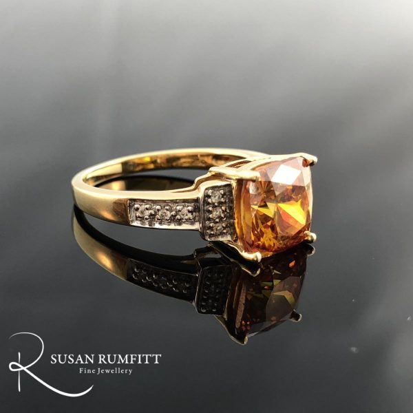 A Sphalerite and Diamond Ring in 18 carat Gold