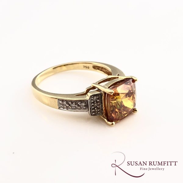 A Sphalerite and Diamond Ring in 18 carat Gold