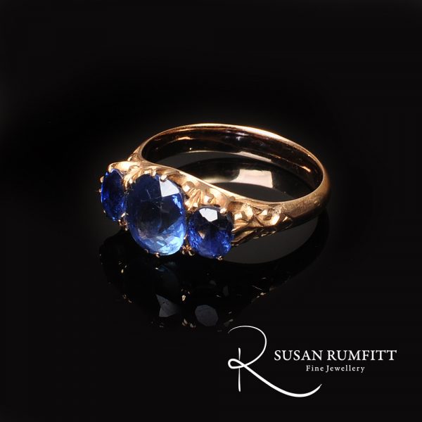 A Victorian three stone sapphire ring