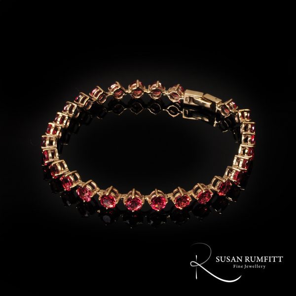 An Orange Sapphire Line Bracelet