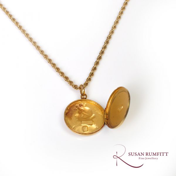 An Art Nouveau Diamond Habille Locket
