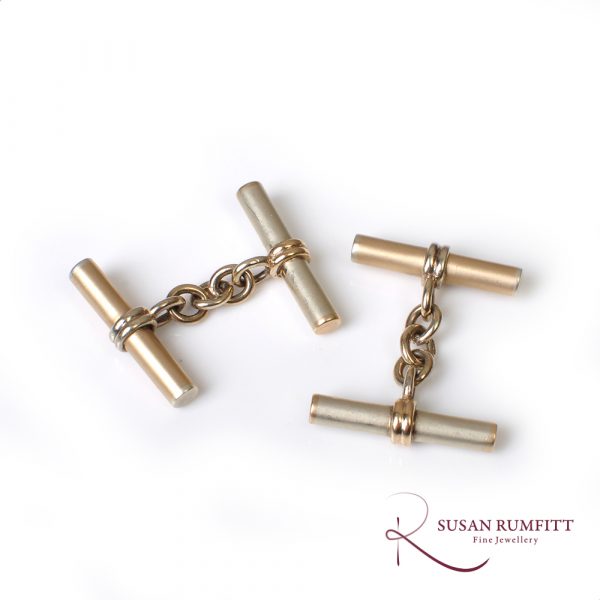 A Pair of Vintage Gold Bar Cufflinks