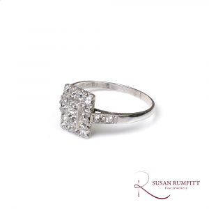 A Diamond Art Deco Platinum Ring