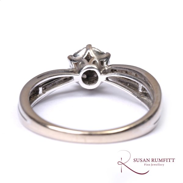 A vintage diamond cluster ring