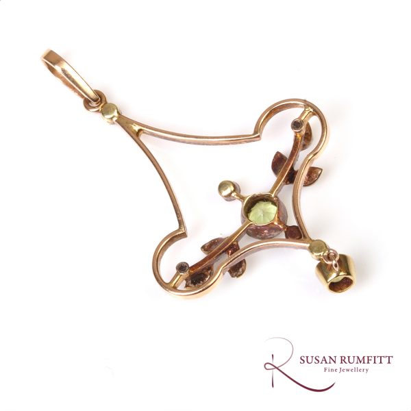 An Antique Peridot and Seed Pearl Pendant