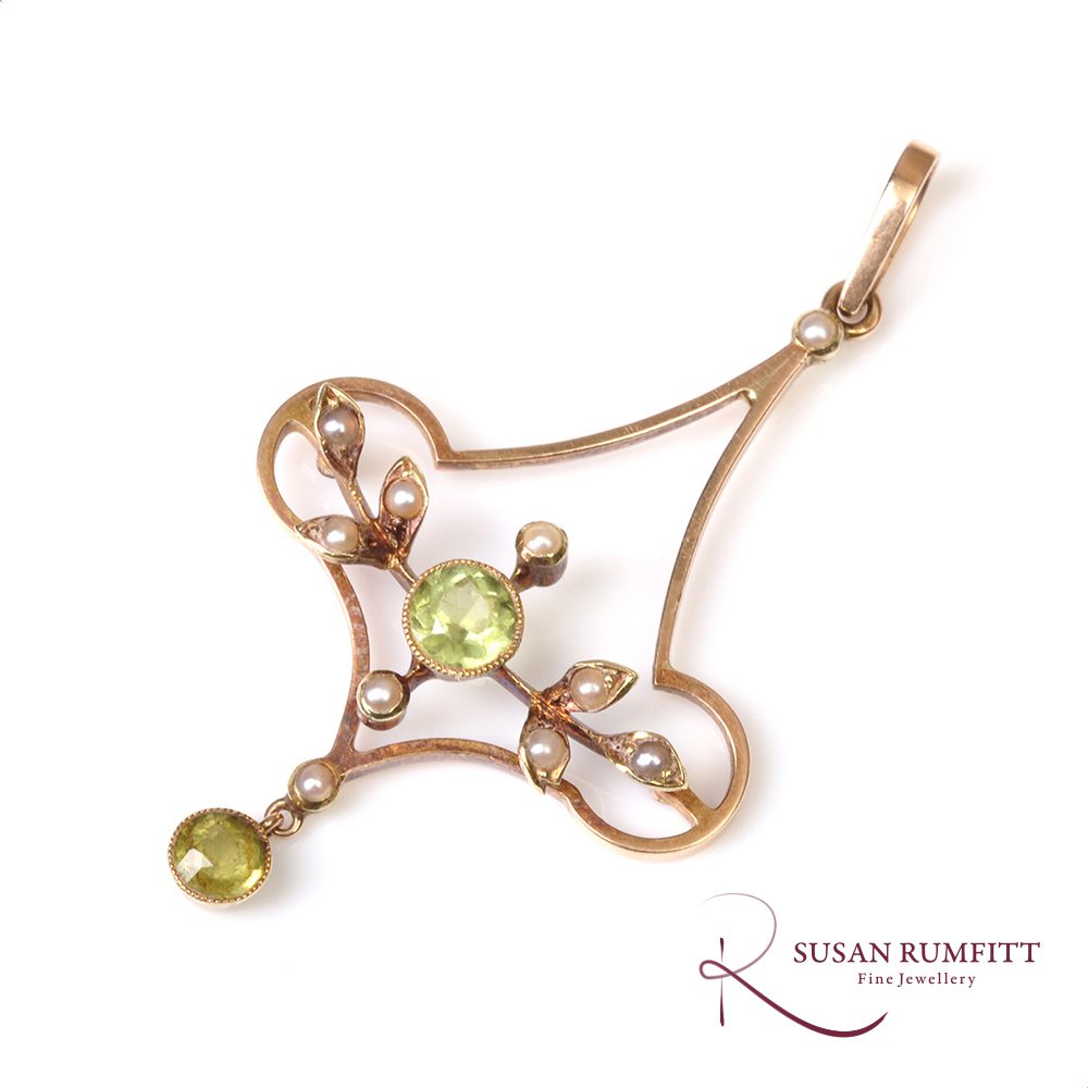 263M An Antique Peridot and Seed Pearl Pendant