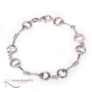 423V A Silver Snaffle Link Bracelet